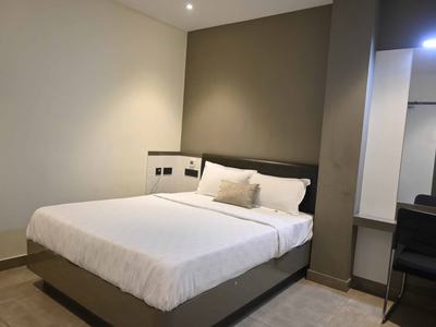 hotel bedroom